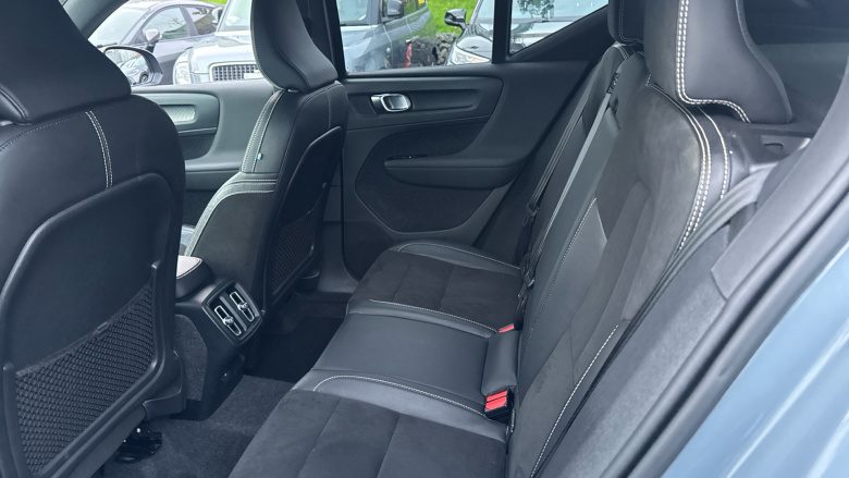 Volvo Xc40 2.0 B4P R DESIGN 5dr Auto Petrol Estate